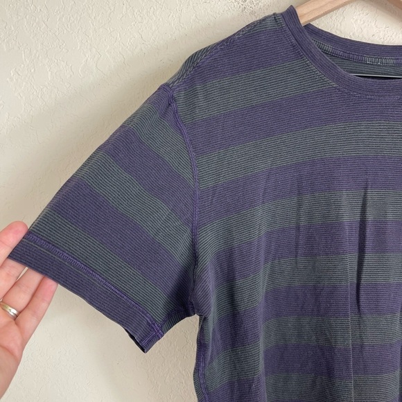 Lululemon 5 Year Basic Striped Tee Size Large - Picture 1 of 5